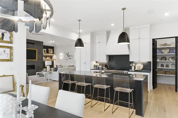 $1,795,000 | 320 O Connor Ridge Boulevard, Unit 22, Irving, TX 75038