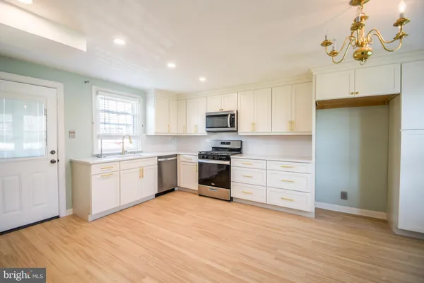 $379,999 | 616 Wayne Avenue, Springfield, PA 19064
