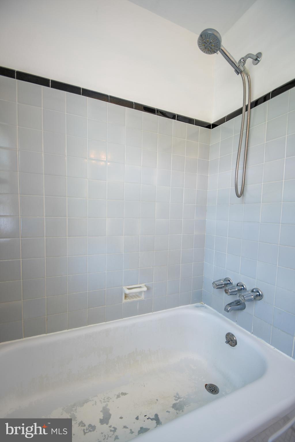 616 Wayne Avenue Springfield, PA 19064 - Photo 24 of 33 a bathroom with a shower and a bathtub
