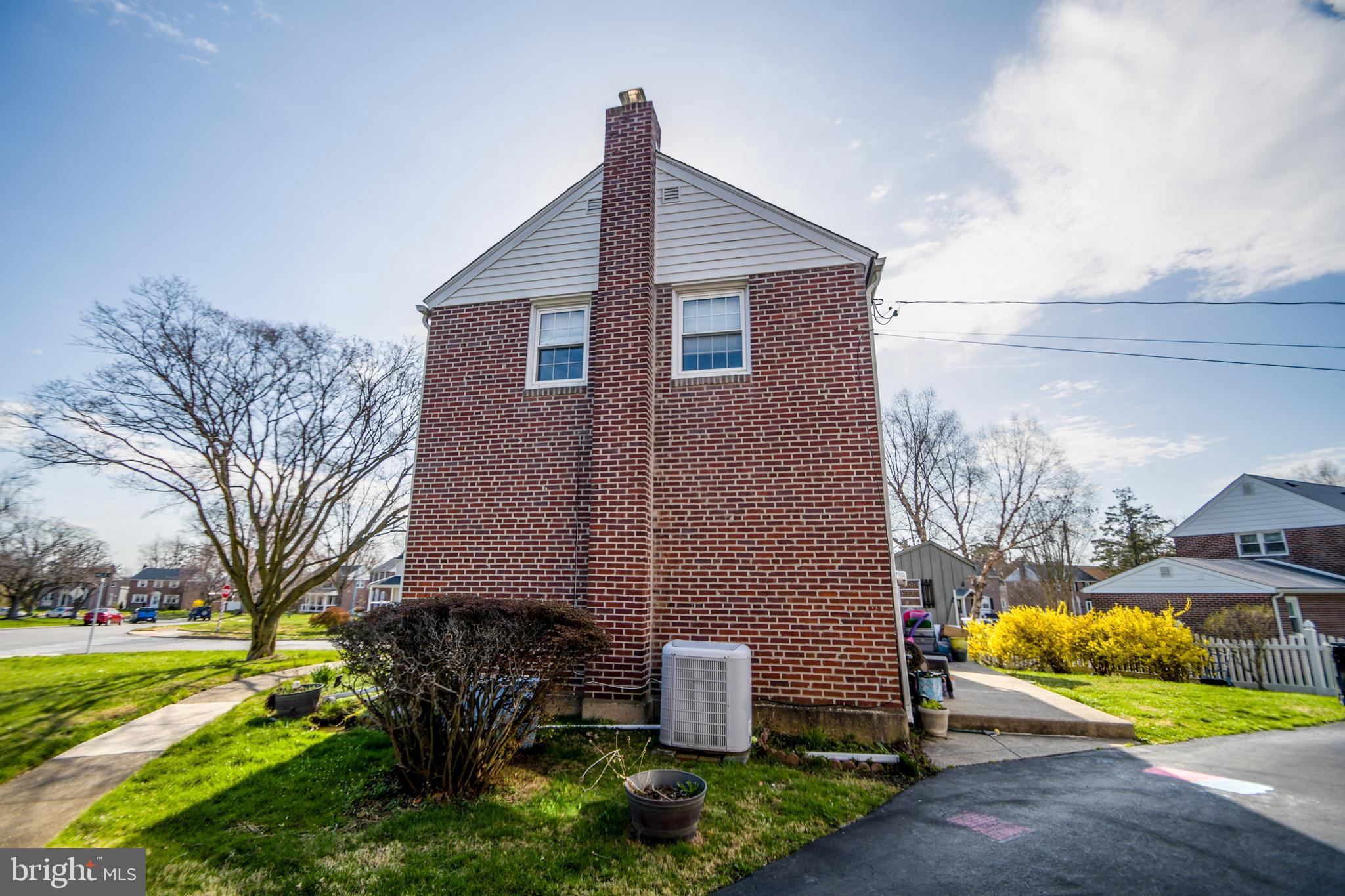 616 Wayne Avenue Springfield, PA 19064 - Photo 6 of 33 a front view of house with yard