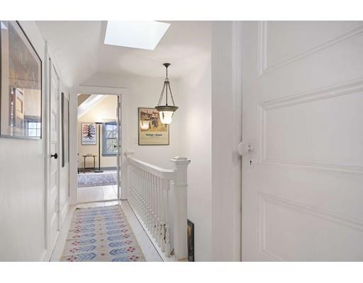 213 Brattle Street Cambridge, MA 02138 - Photo 28 of 30 a view of a hallway