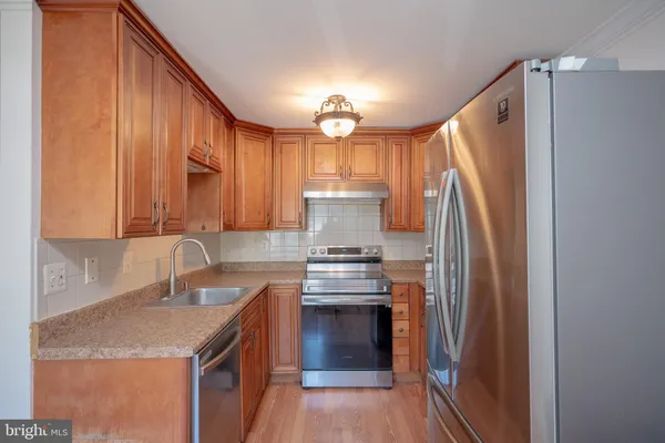 $2,800 | 19360 Running Cedar Court, Germantown, MD 20876