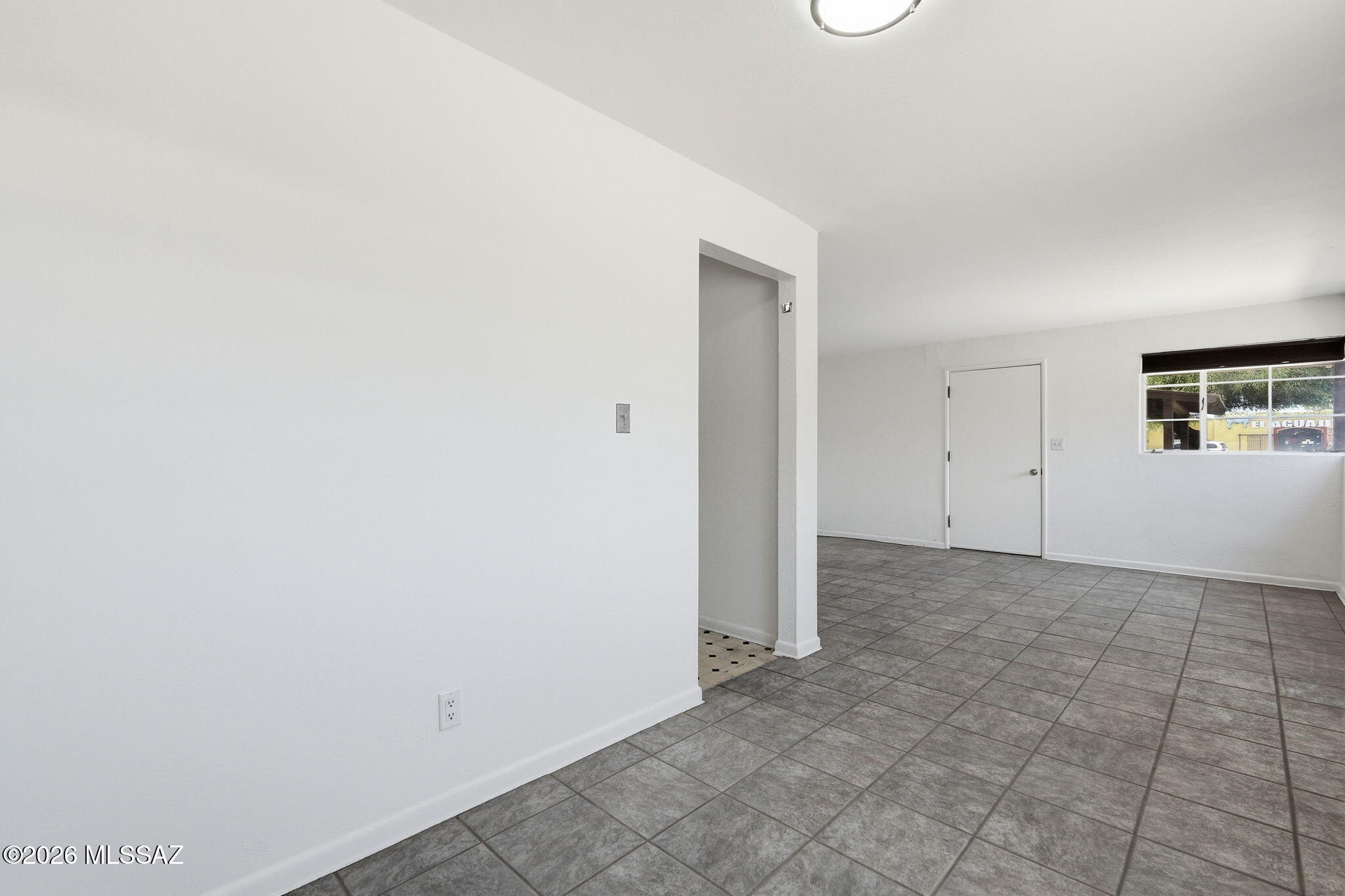 2721 East Fort Lowell Road Tucson, AZ 85716 - Photo 9 of 28 a view of an empty room