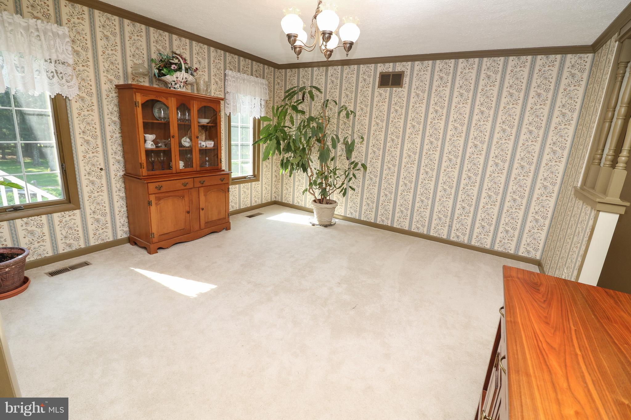 8819 Woodward Road Marshall, VA 20115 - Photo 11 of 30 Dining Room