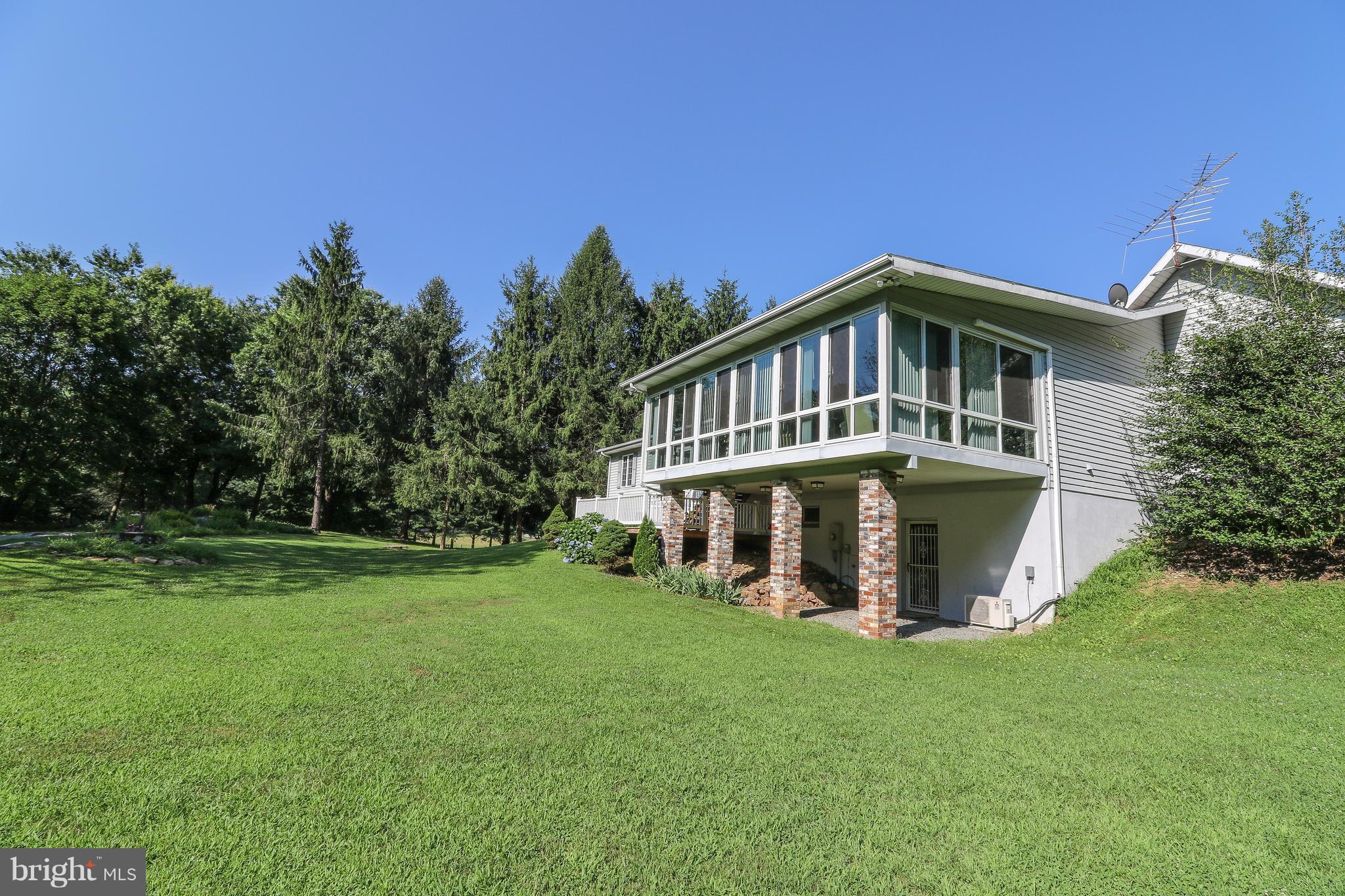 Exterior (Rear)