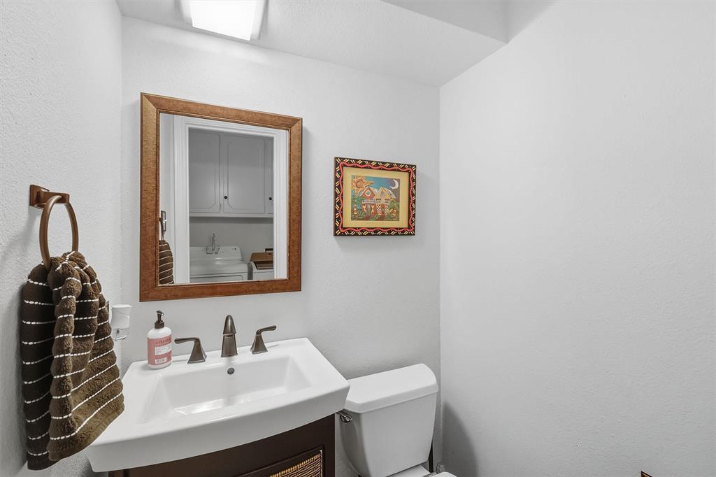 3904 Stonehenge Road Fort Worth, TX 76109 - Photo 32 of 40