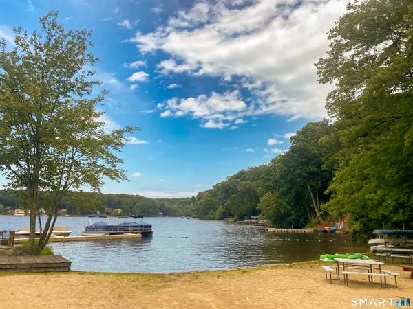 $325,000 | 5 Seminole Trail, East Hampton, CT 06424