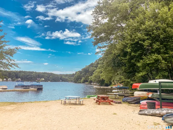 $325,000 | 5 Seminole Trail, East Hampton, CT 06424