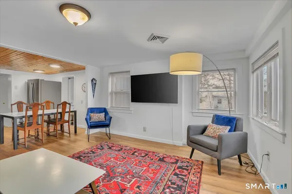 $325,000 | 5 Seminole Trail, East Hampton, CT 06424