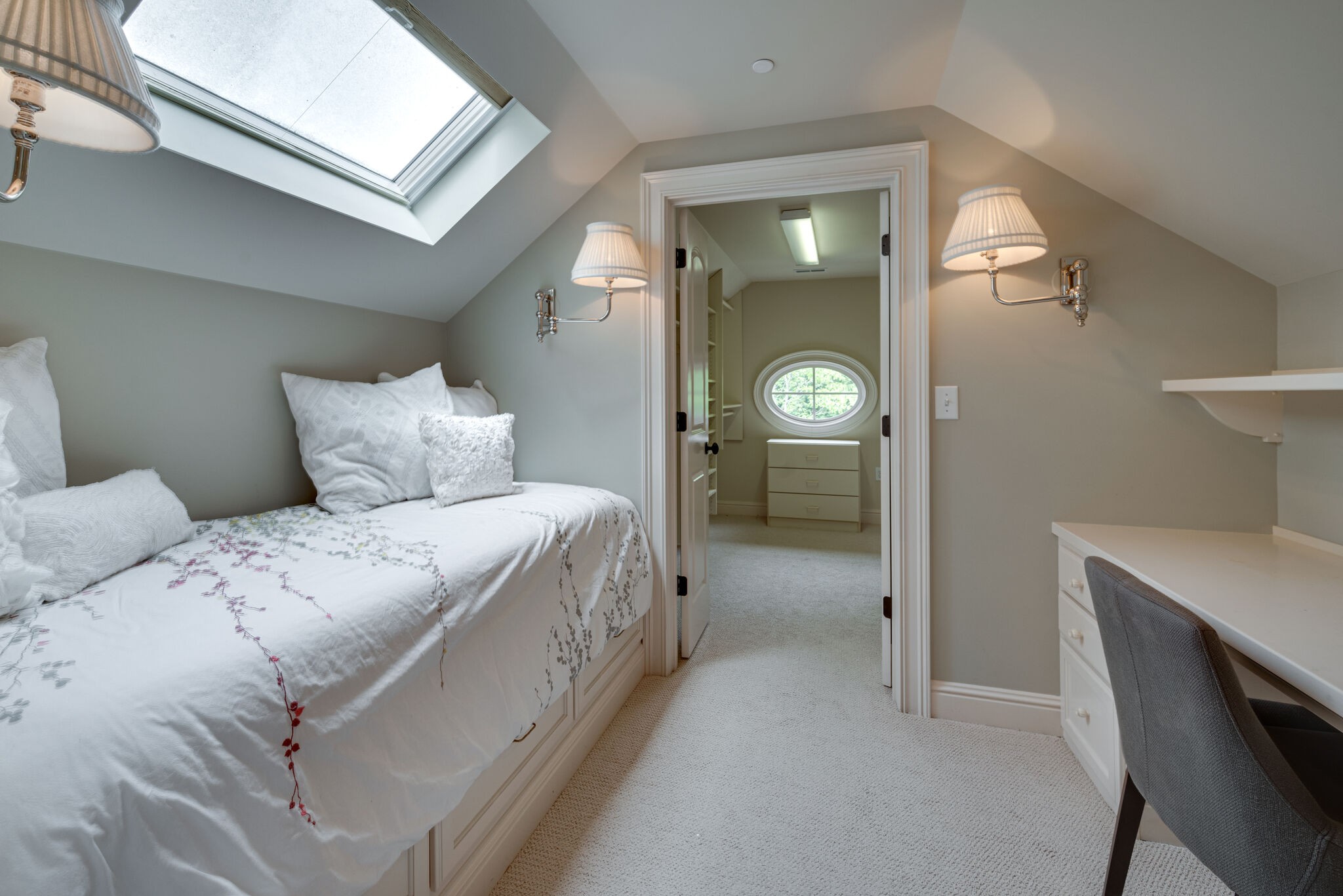 3816 Trimble Road Nashville, TN 37215 - Photo 20 of 26 a bedroom with a bed and a table