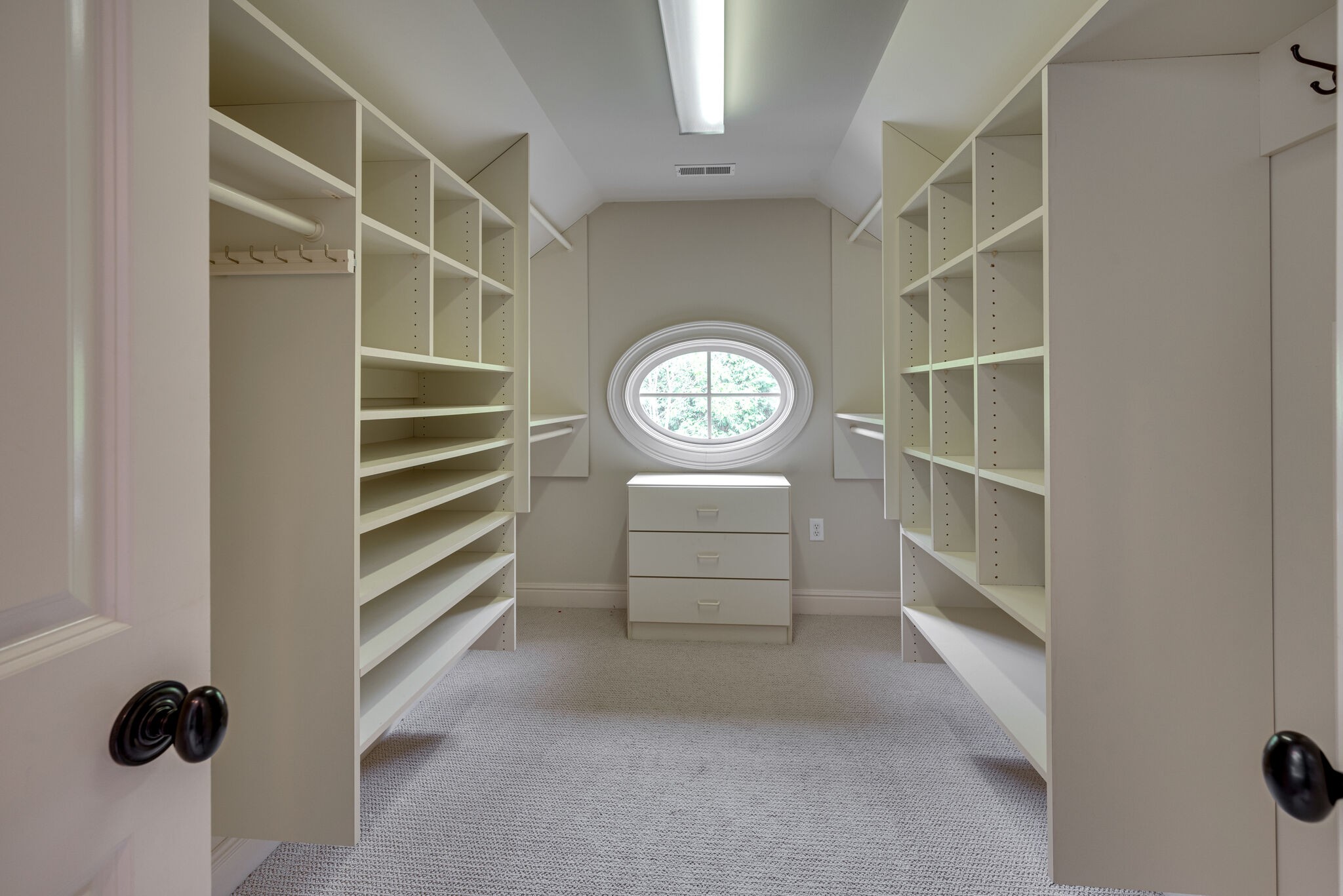 3816 Trimble Road Nashville, TN 37215 - Photo 22 of 26 a view of entryway with cabinets