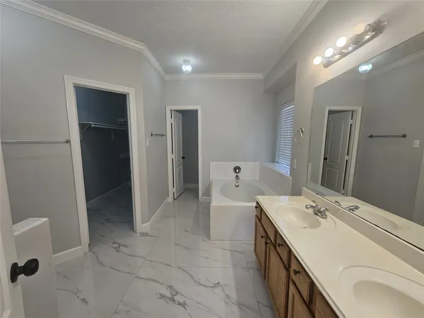 $2,200 | 3114 Black Hawk Trail Court, Spring, TX 77373