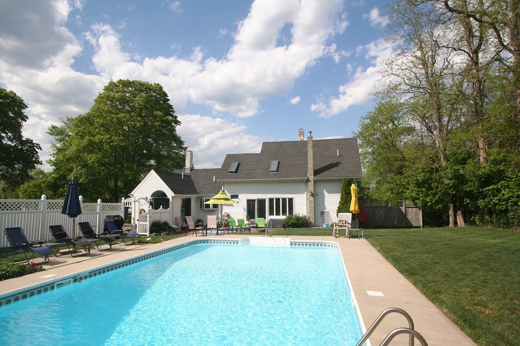 940 Sandwich Road Bourne, MA 02561 - Photo 3 of 30