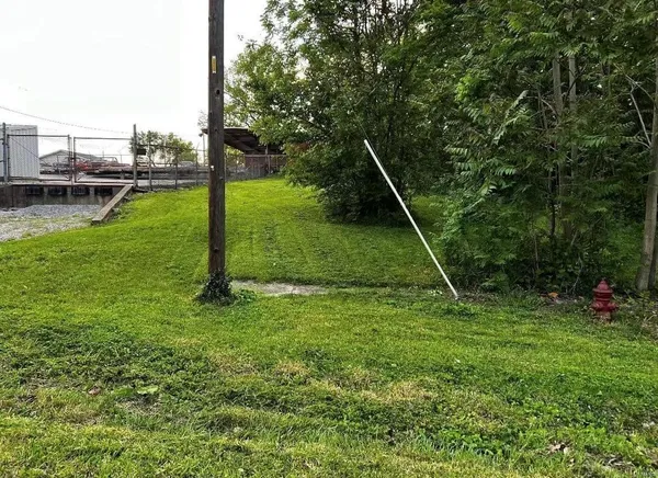 $25,000 | 125 North Wood Street, Staunton, IL 62088