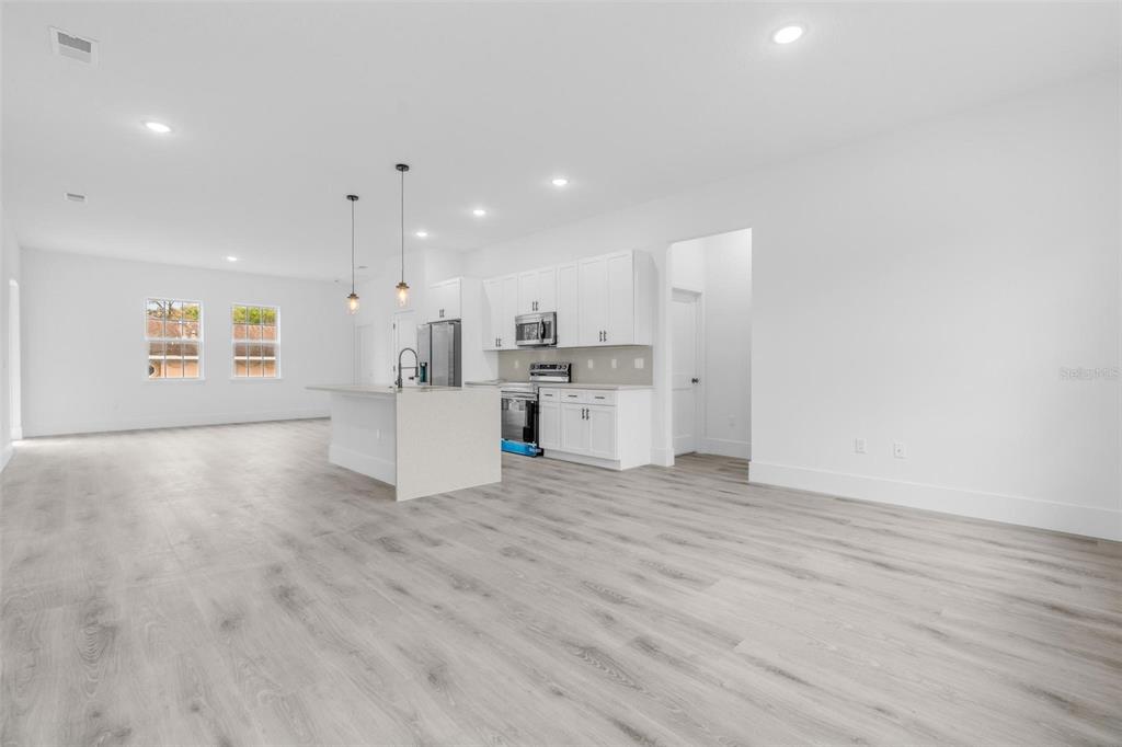 3172 Southwest 137th Loop Ocala, FL 34473 - Photo 4 of 38 Gallery Image 4