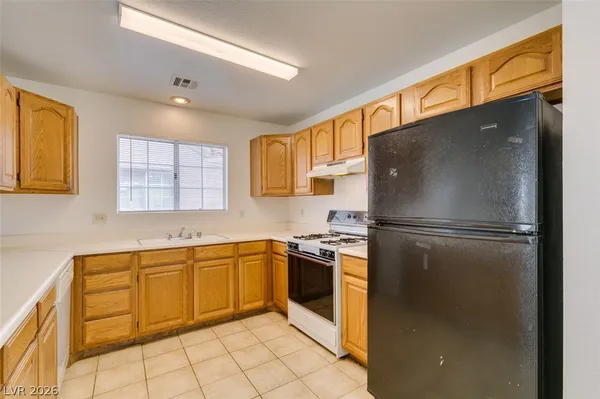 $1,264 | 1375 East Hacienda Avenue, Unit 211, Las Vegas, NV 89119