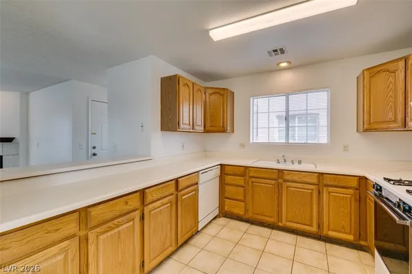 $1,264 | 1375 East Hacienda Avenue, Unit 211, Las Vegas, NV 89119