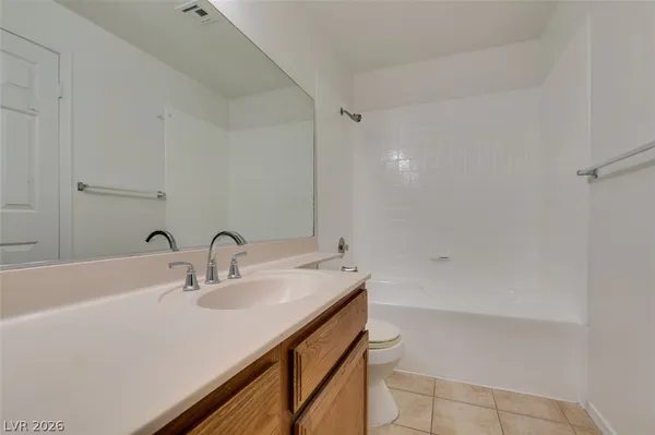 $1,264 | 1375 East Hacienda Avenue, Unit 211, Las Vegas, NV 89119