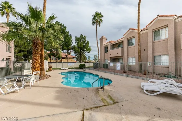 $1,264 | 1375 East Hacienda Avenue, Unit 211, Las Vegas, NV 89119