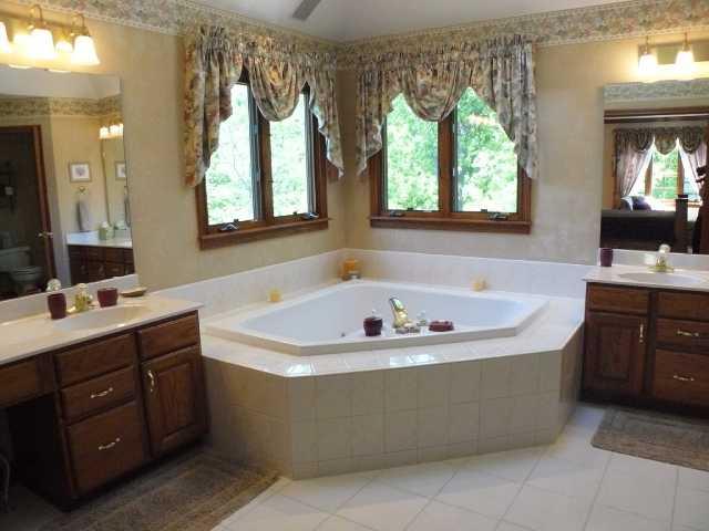 12358 Wayside Road Indianapolis, IN 46256 - Photo 8 of 12 Gallery Image 8