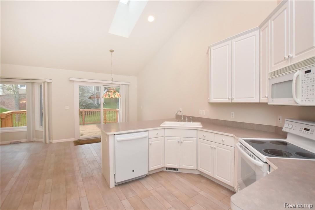 3375 Henley Court Rochester, MI 48309 - Photo 7 of 31 3375 Henley Ct_07.JPG