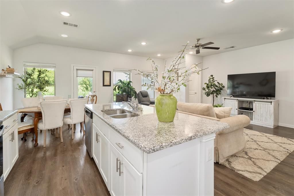 106 Willowbend Loop Mabank, TX 75147 - Photo 11 of 25