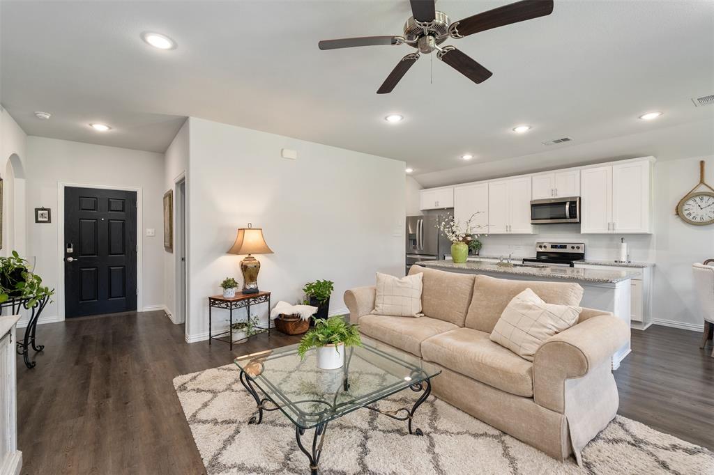 106 Willowbend Loop Mabank, TX 75147 - Photo 5 of 25