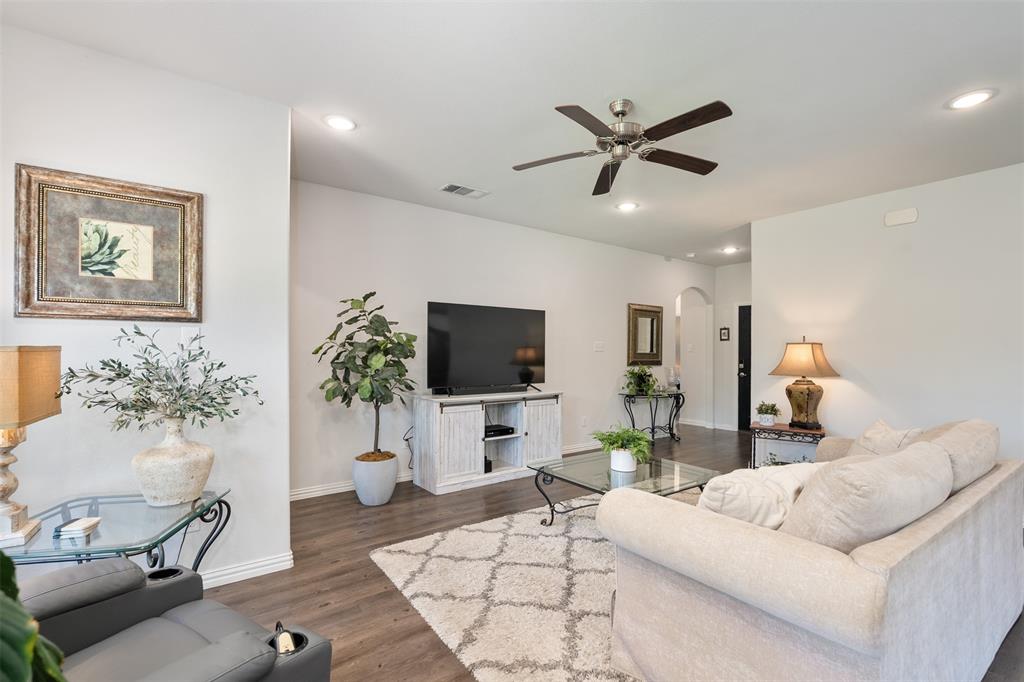 106 Willowbend Loop Mabank, TX 75147 - Photo 6 of 25