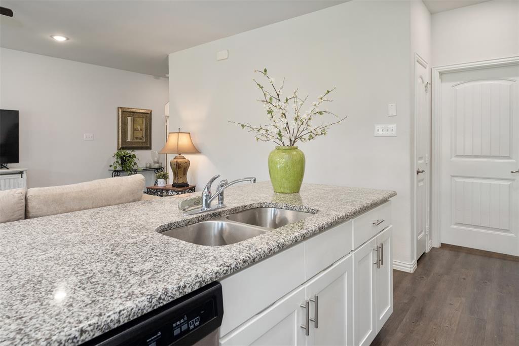 106 Willowbend Loop Mabank, TX 75147 - Photo 10 of 25