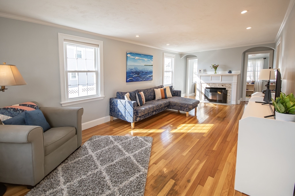 27 Little Pond Road Belmont, MA 02478 - Photo 7 of 42 Gallery Image 7