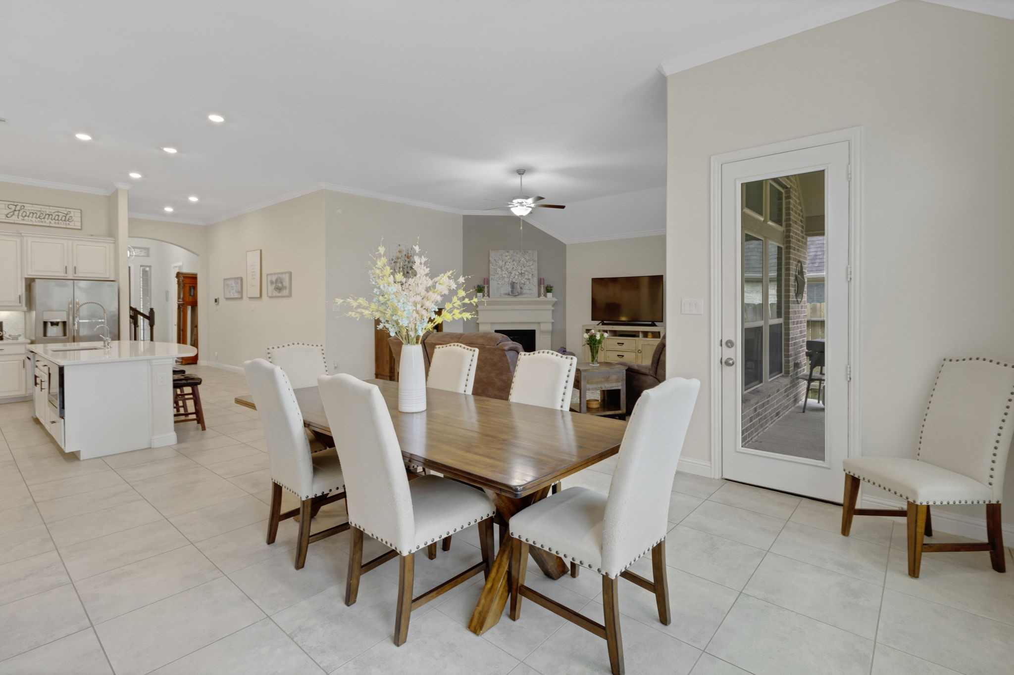 19248 Yellow Chestnut Lane New Caney, TX 77357 - Photo 5 of 42 a dining room with furniture and window