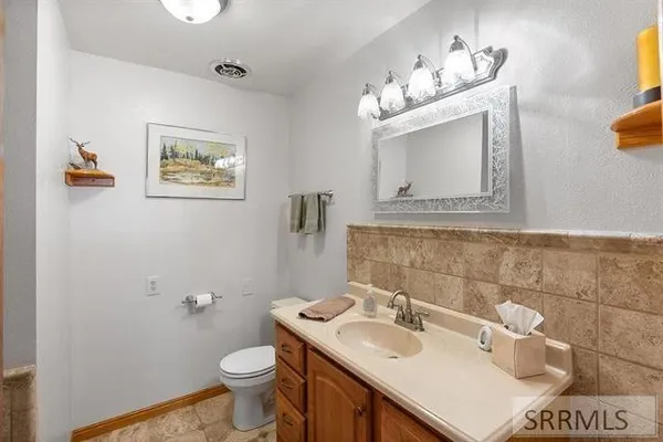 $680,000 | 2587 Sparks Lane, American Falls, ID 83211