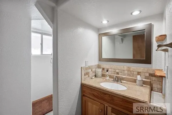 $680,000 | 2587 Sparks Lane, American Falls, ID 83211