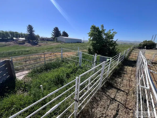 $680,000 | 2587 Sparks Lane, American Falls, ID 83211