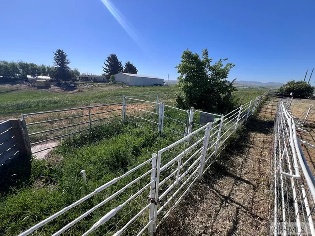 $680,000 | 2587 Sparks Lane, American Falls, ID 83211