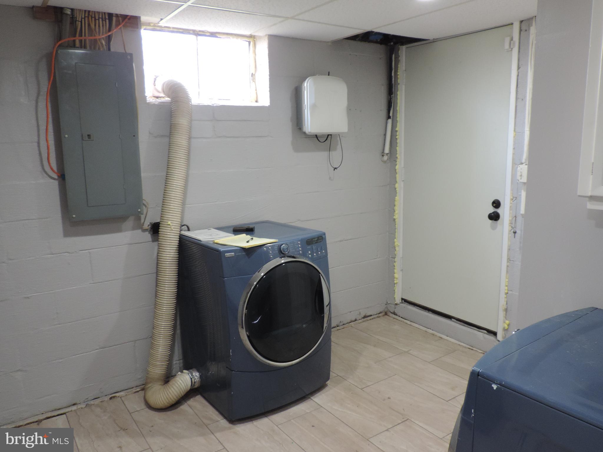 607 Paradise Road Aberdeen, MD 21001 - Photo 32 of 39 Laundry Room