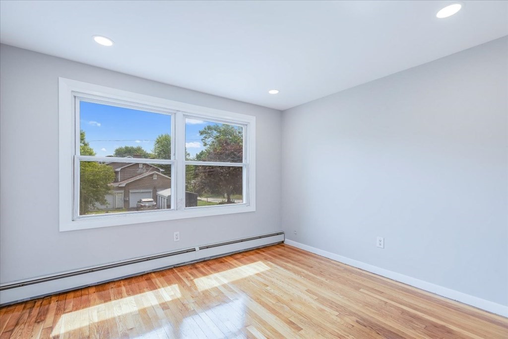 85 Pontiac Road Somerset, MA 02726 - Photo 11 of 36 Gallery Image 11