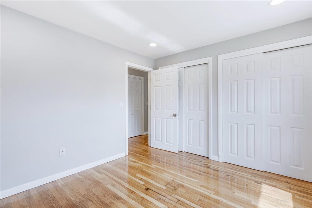 85 Pontiac Road Somerset, MA 02726 - Photo 12 of 36 Gallery Image 12