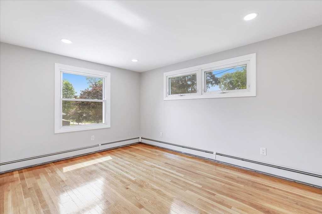 85 Pontiac Road Somerset, MA 02726 - Photo 13 of 36 Gallery Image 13
