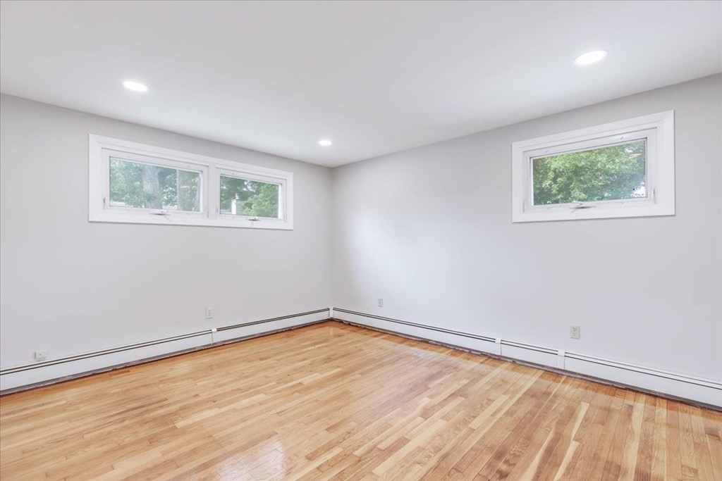 85 Pontiac Road Somerset, MA 02726 - Photo 15 of 36 Gallery Image 15