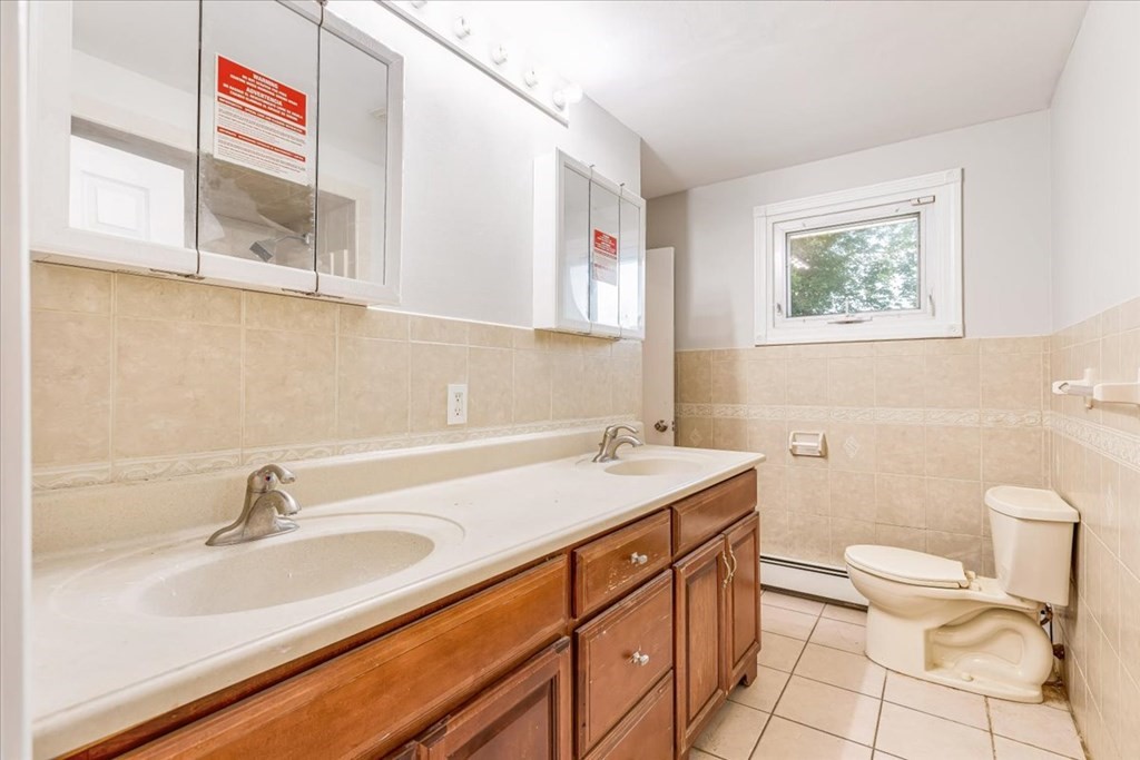 85 Pontiac Road Somerset, MA 02726 - Photo 17 of 36 Gallery Image 17