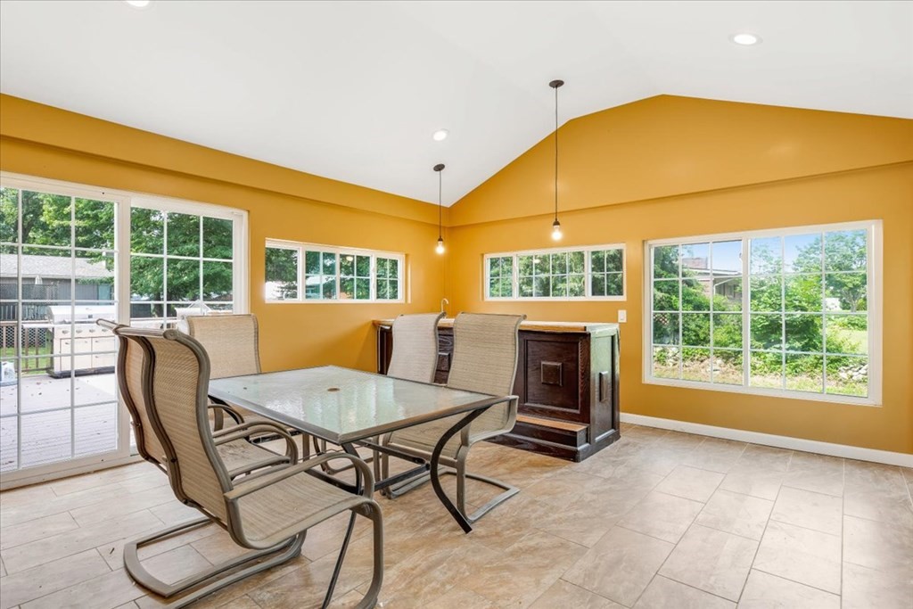 85 Pontiac Road Somerset, MA 02726 - Photo 19 of 36 Gallery Image 19