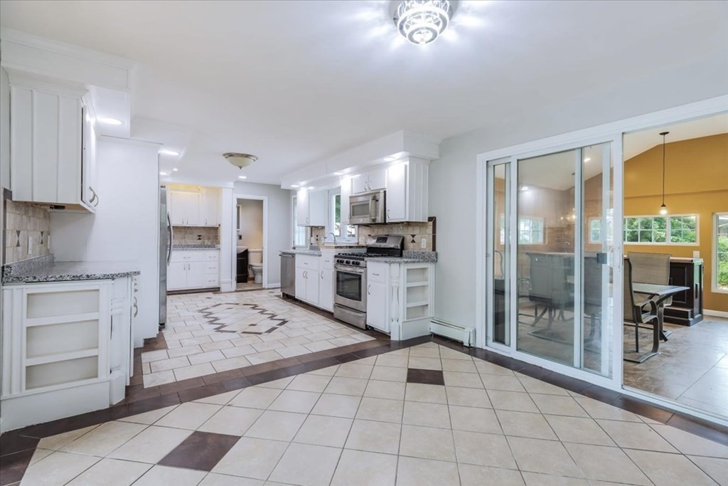 85 Pontiac Road Somerset, MA 02726 - Photo 7 of 36 Gallery Image 7