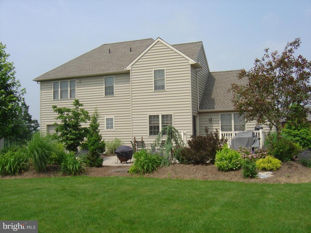 543 Oak Lane Lititz, PA 17543 - Photo 3 of 14