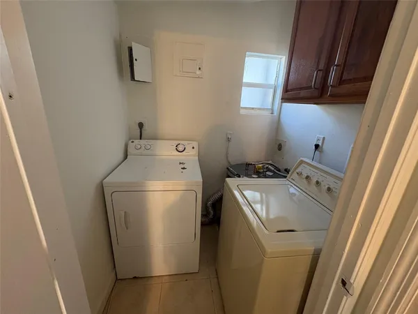 $2,850 | 301 Southeast 21st Avenue, Boynton Beach, FL 33435