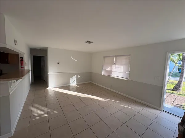 $2,850 | 301 Southeast 21st Avenue, Boynton Beach, FL 33435