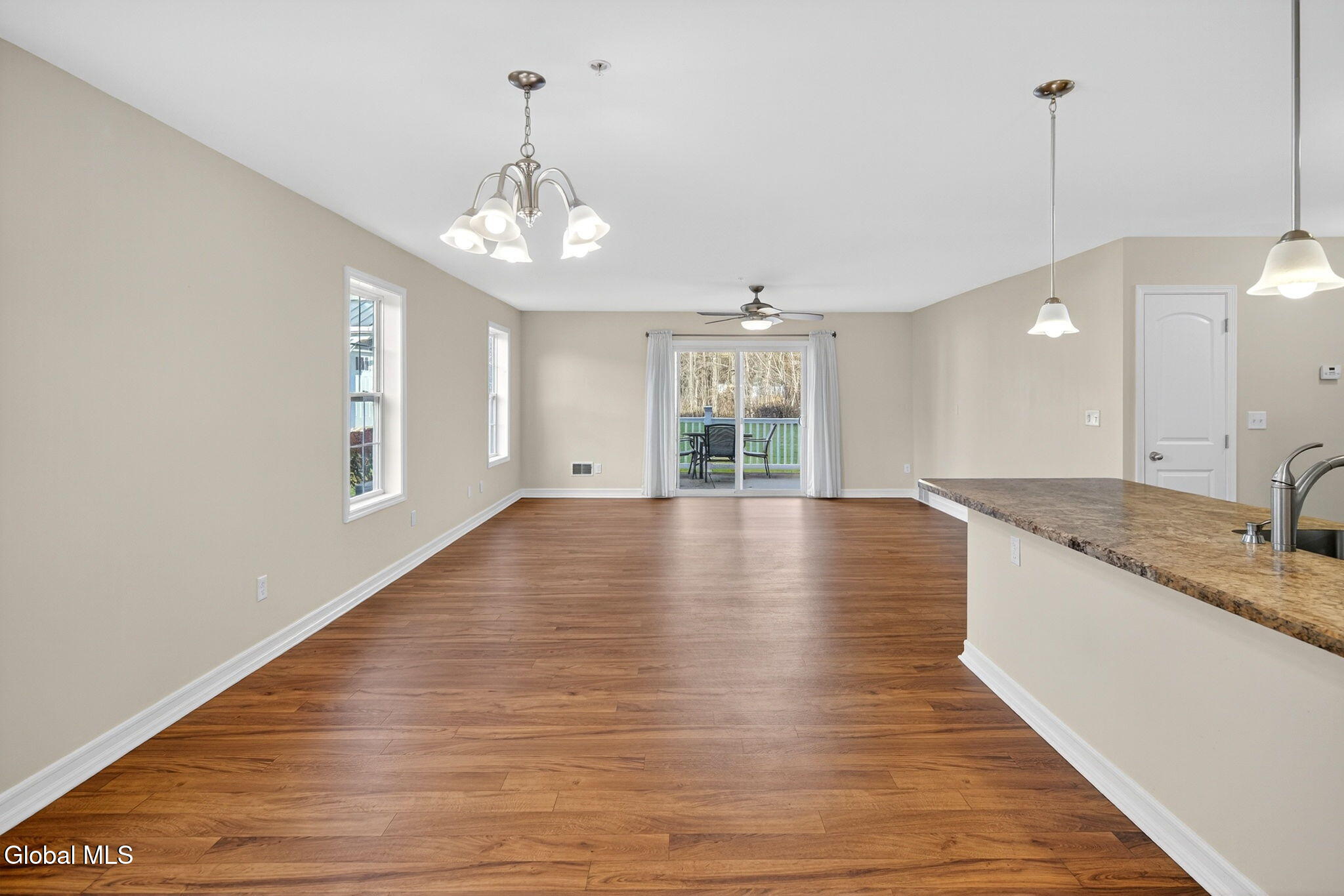 178 Paddock Circle Rotterdam, NY 12306 - Photo 4 of 24 Interior 03