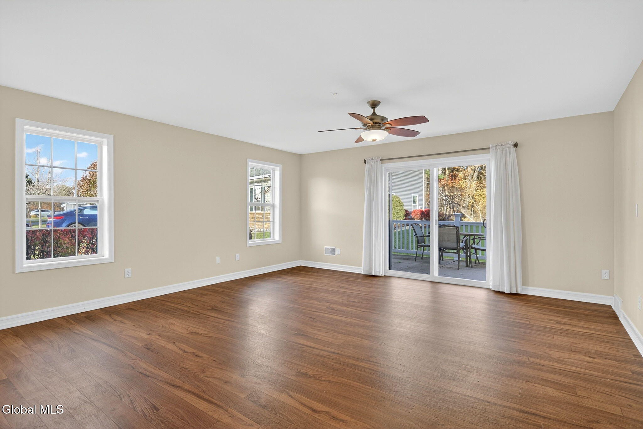 178 Paddock Circle Rotterdam, NY 12306 - Photo 10 of 24 Interior 09