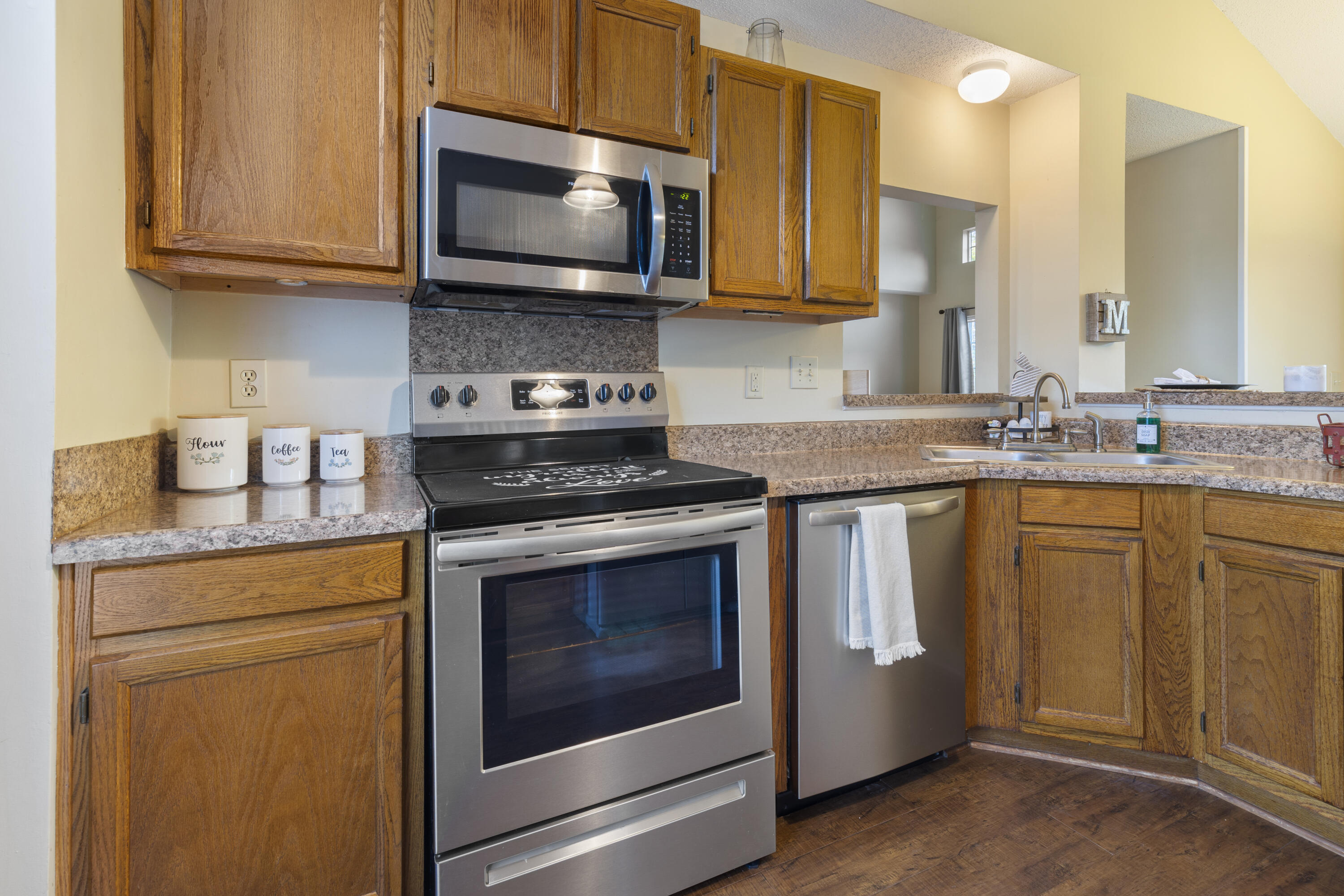 108 Jarett Road Summerville, SC 29485 - Photo 8 of 20 kitchen 2