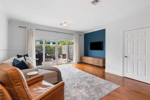 $539,000 | 835 Northeast 19th Avenue, Unit 2, Fort Lauderdale, FL 33304